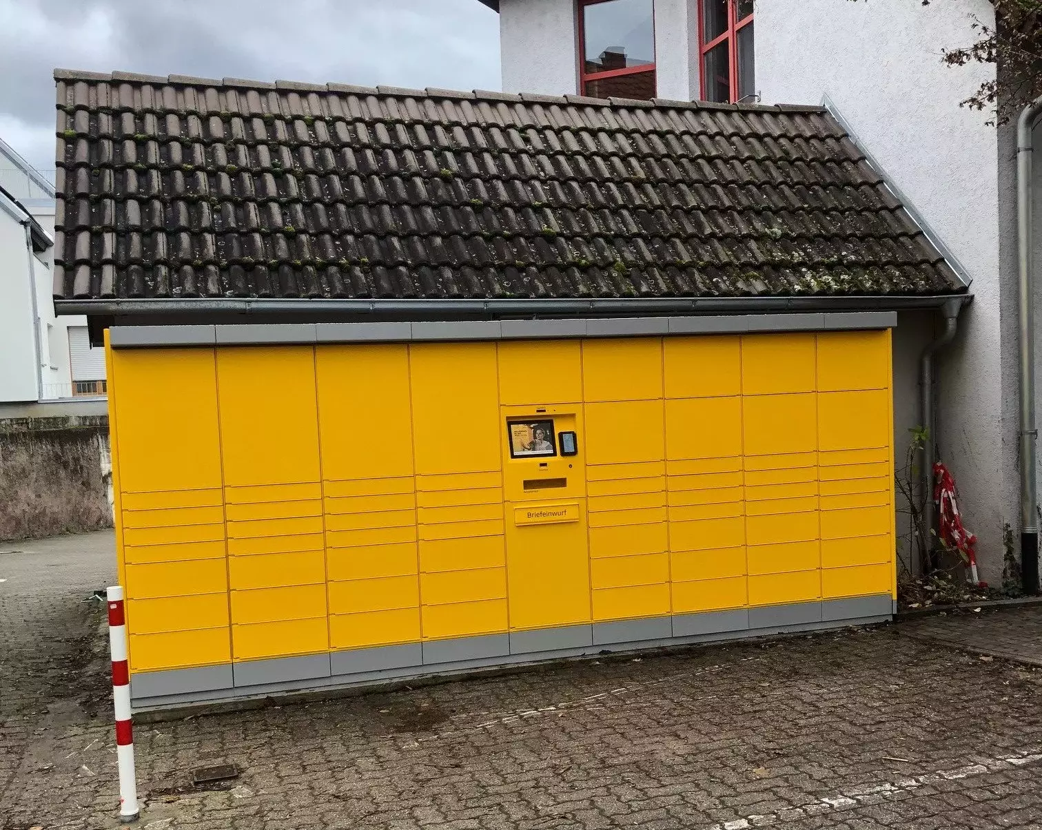neue Poststation beim Rathaus in Ubstadt